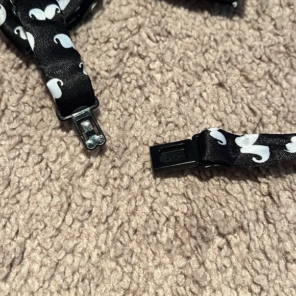 Silky Black and White Mustache Bow Tie - Picture 3 of 3